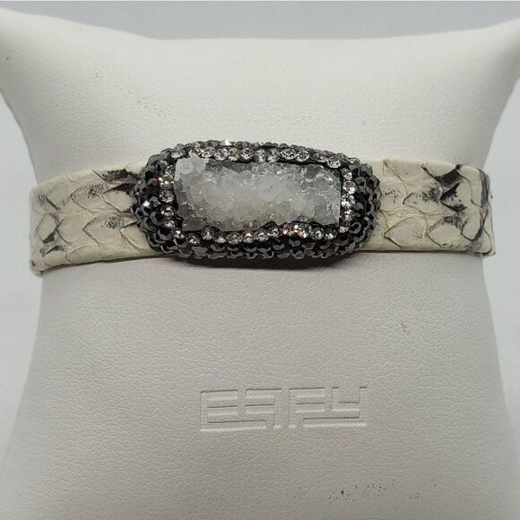 Unique White & Gray Bracelet & Ring Set - Picture 7 of 11
